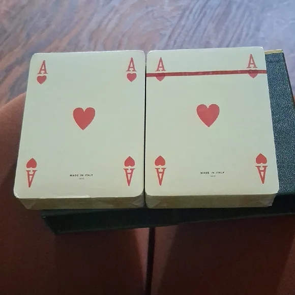 Vintage Gucci Playing Cards With Green Box with Gold Details - Picture 4 of 7